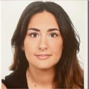 Soy una chica que ha estudiado derecho y criminología que busca compaginar su trabajo dando clases particulares a niños y jóvenes.
